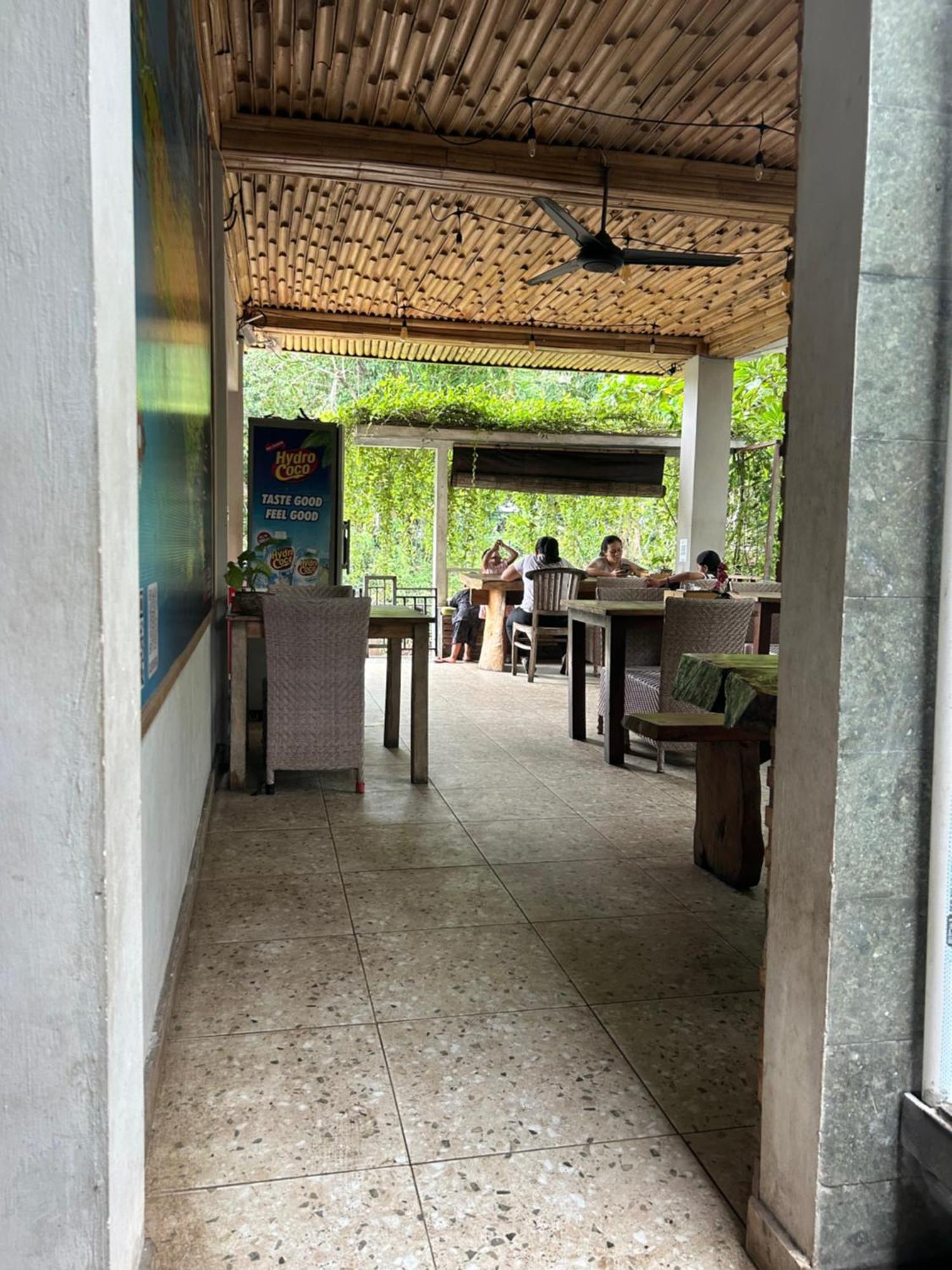 Blue Waves Hostel Amed Ambat Exterior foto