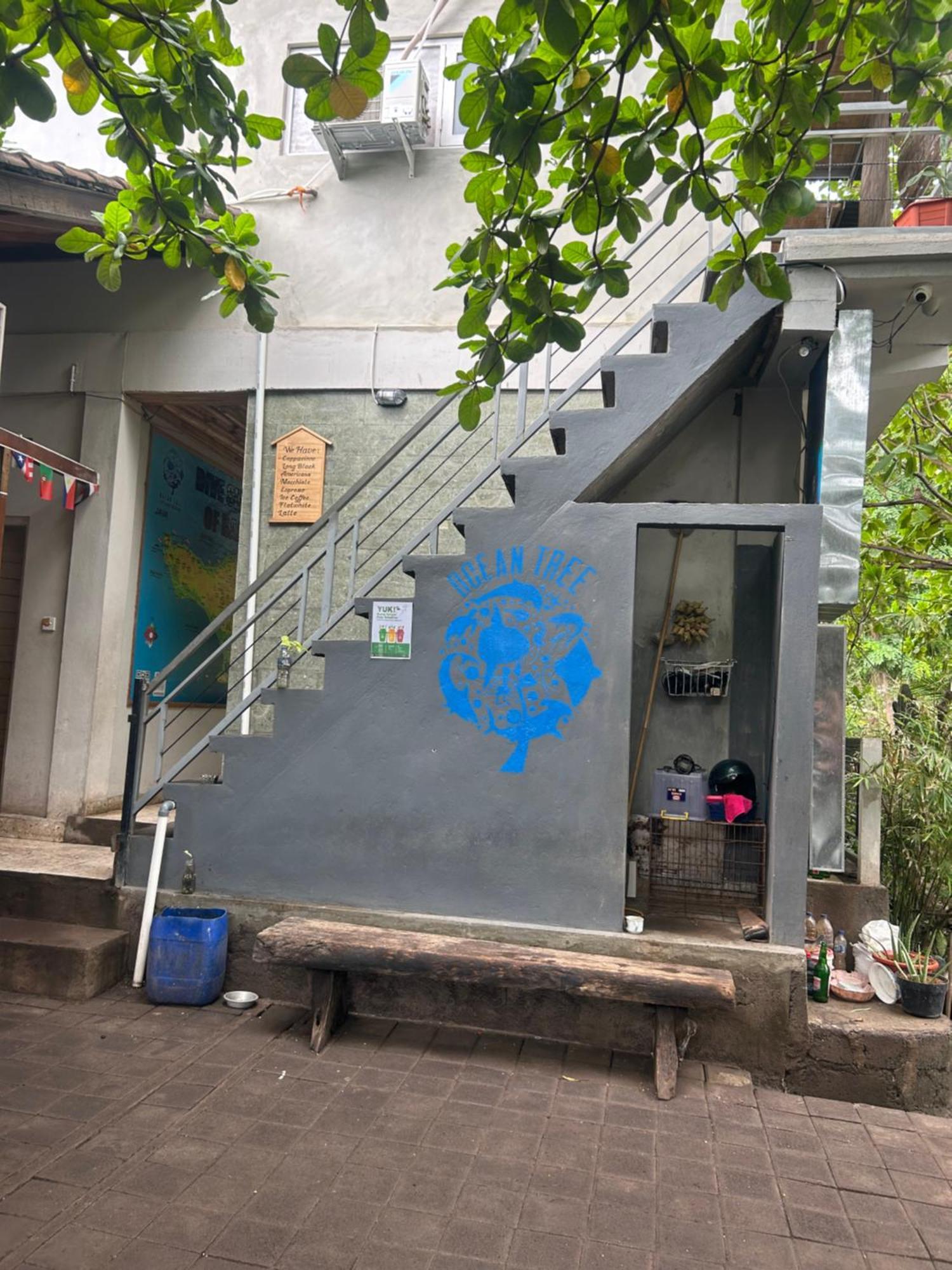 Blue Waves Hostel Amed Ambat Exterior foto