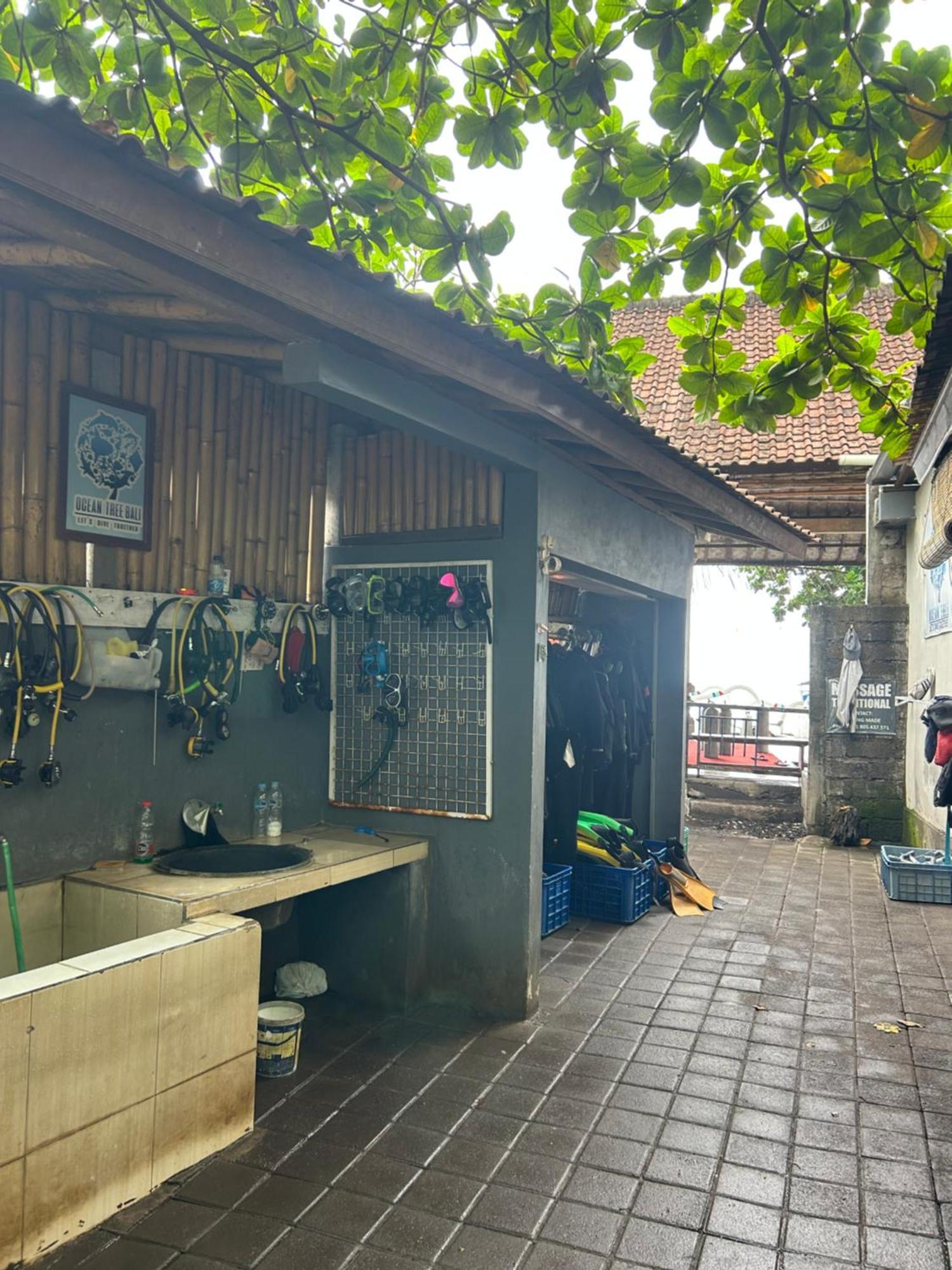 Blue Waves Hostel Amed Ambat Exterior foto