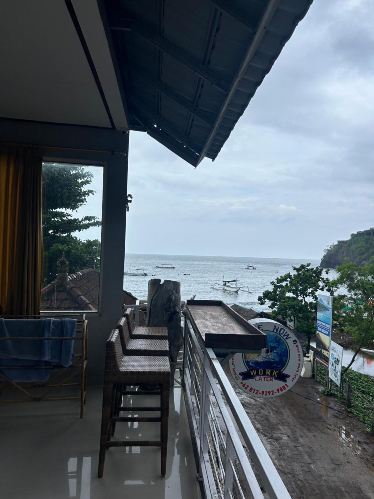 Blue Waves Hostel Amed Ambat Exterior foto